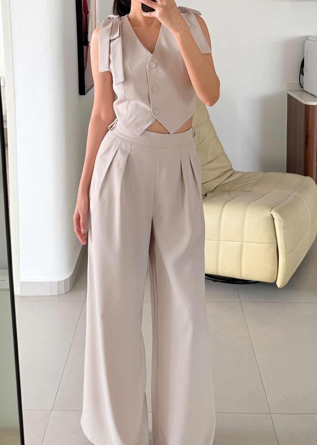 4815 Cropped Vest Set In Beige