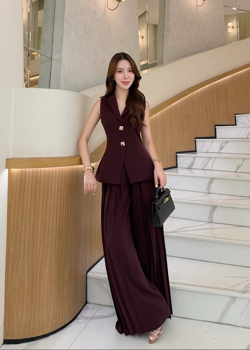 COMING SOON / ADR Sleeveless V Neck Top With Pleated Pant Set In Maroon
