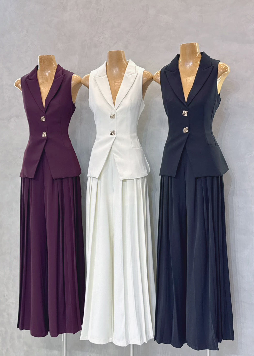 COMIMG SOON / ADR Sleeveless V Neck Top With Pleated Pant Set In Cream