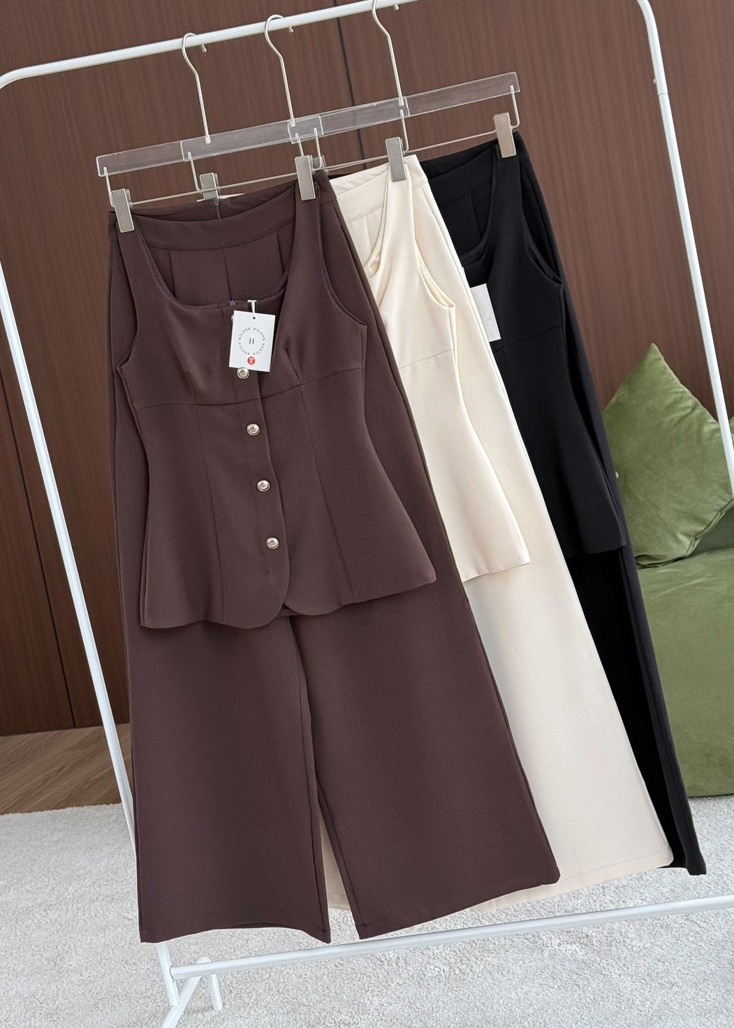 5809 Sleeveless Top & Pants Set In Black