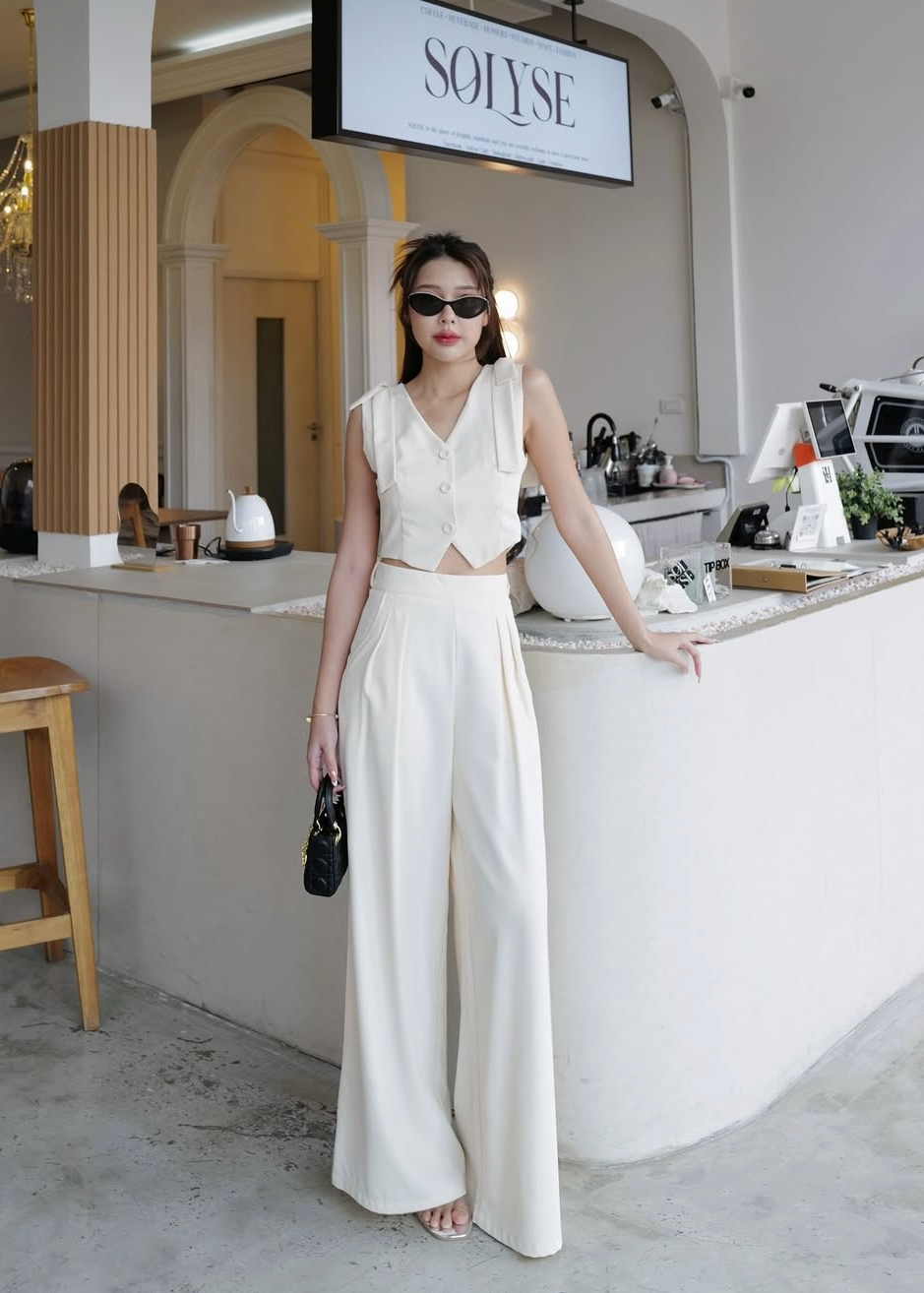 4815 Cropped Vest Set In Beige