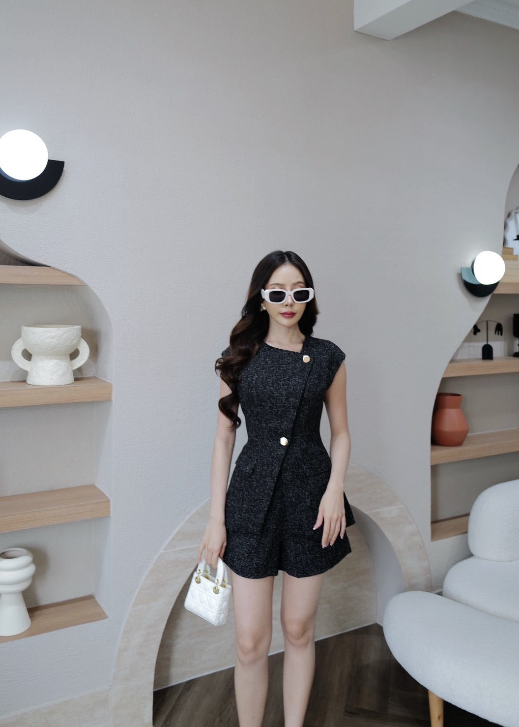 5296 In Black