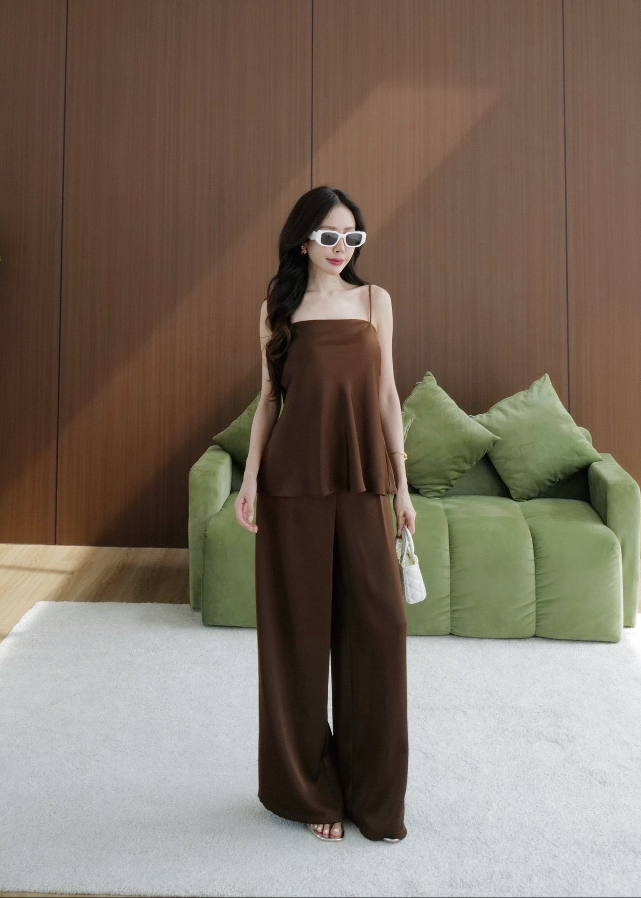 EV6011 Open Back Satin Set In Brown