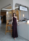 5043 One Shoulder Chiffon Dress In Maroon