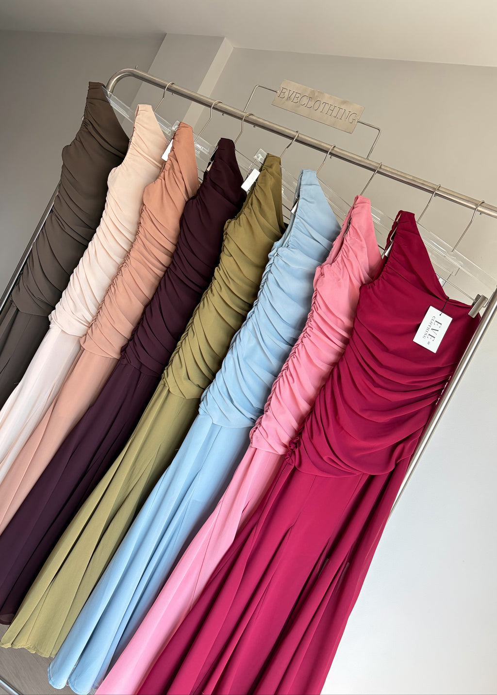 5043 One Shoulder Chiffon Dress In Maroon