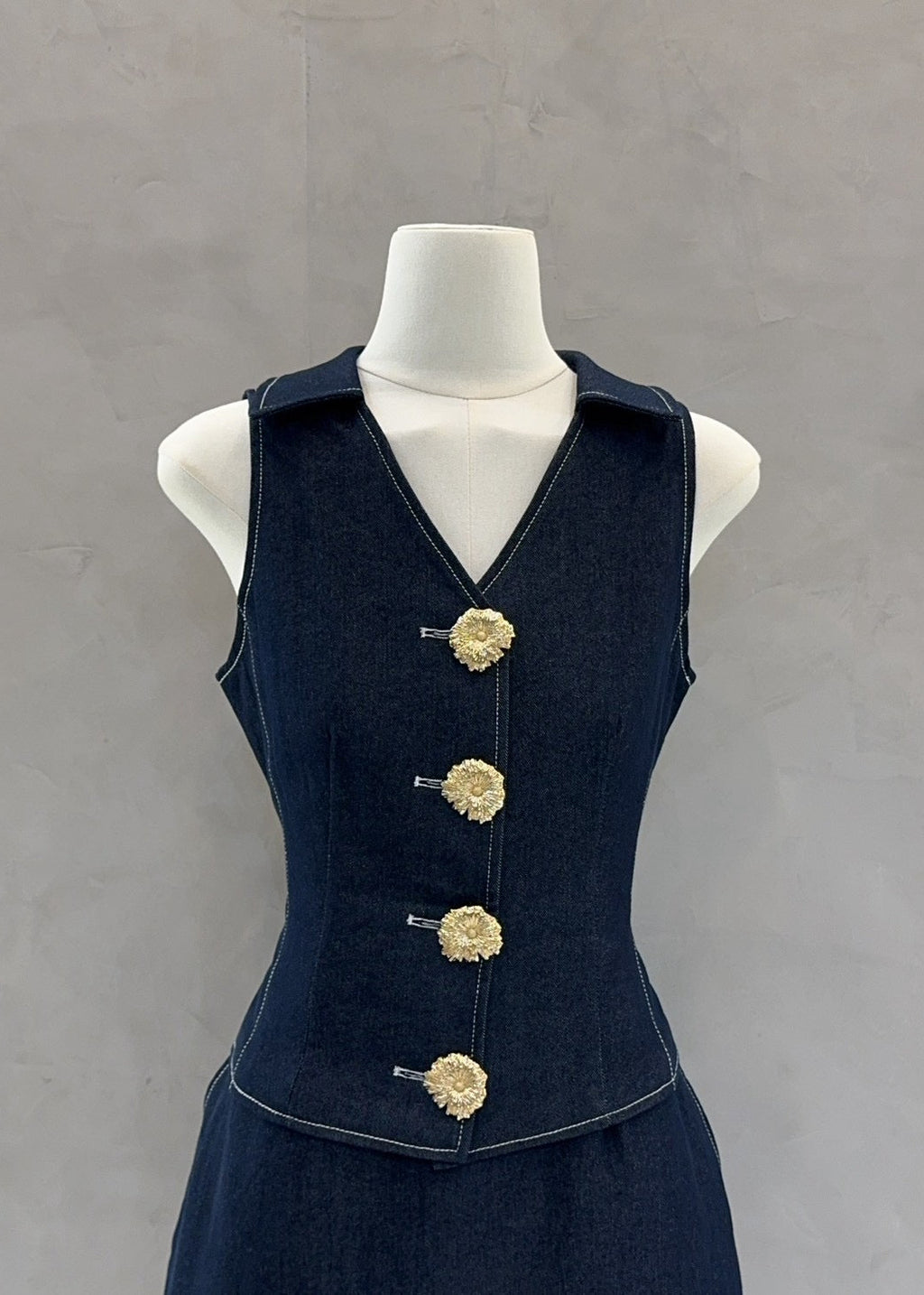 ADR Denim Sleeveless V Neck Set