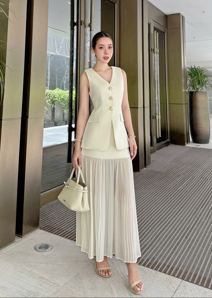 ADR Sleeveless V Neck Set In Cream