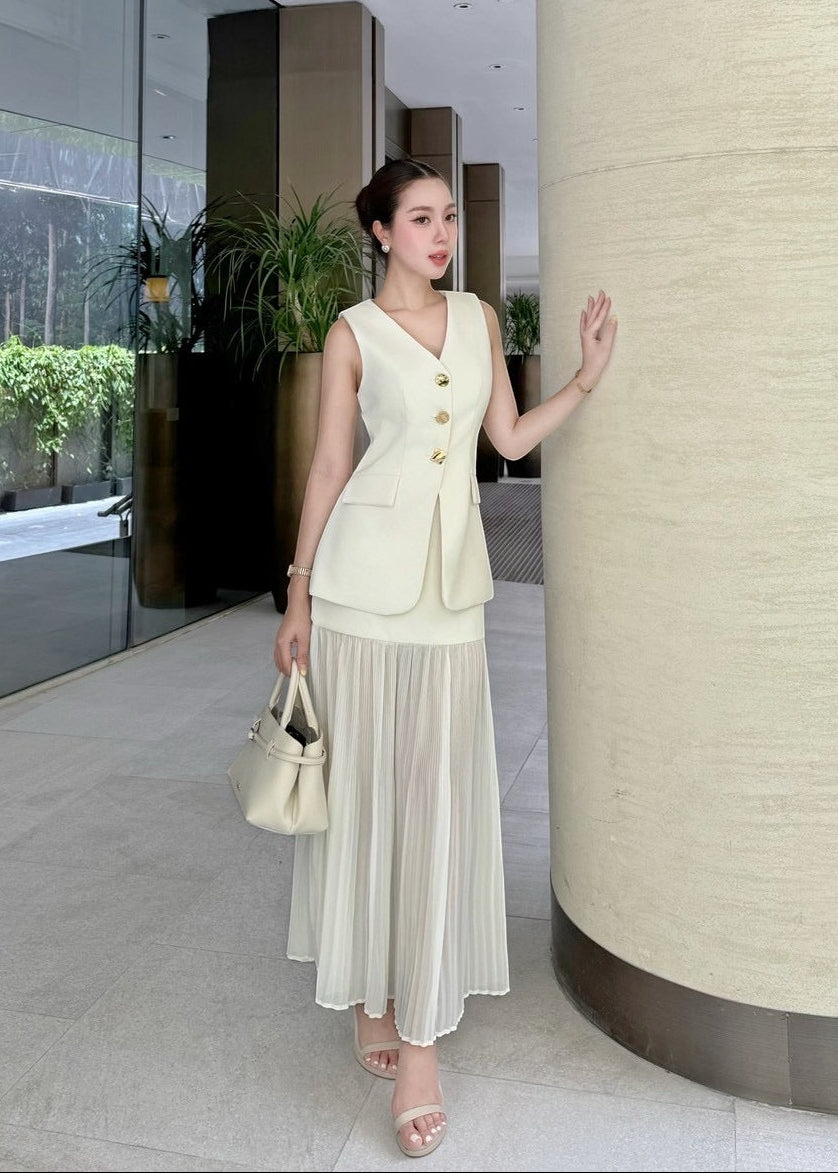 ADR Sleeveless V Neck Set In Cream