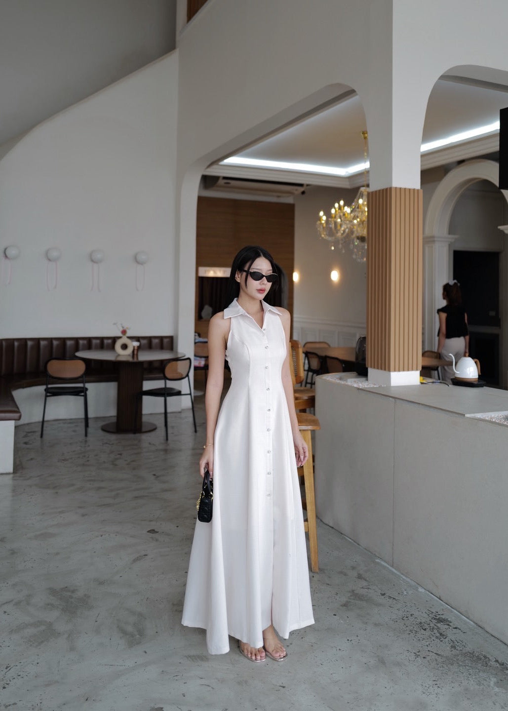 9887 Long Collared Sleeveless Dress In Cream