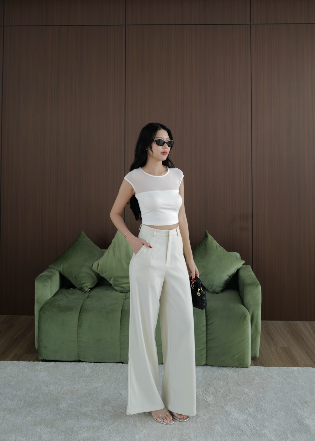 9898 Two-Piece Set In White (Ivory)