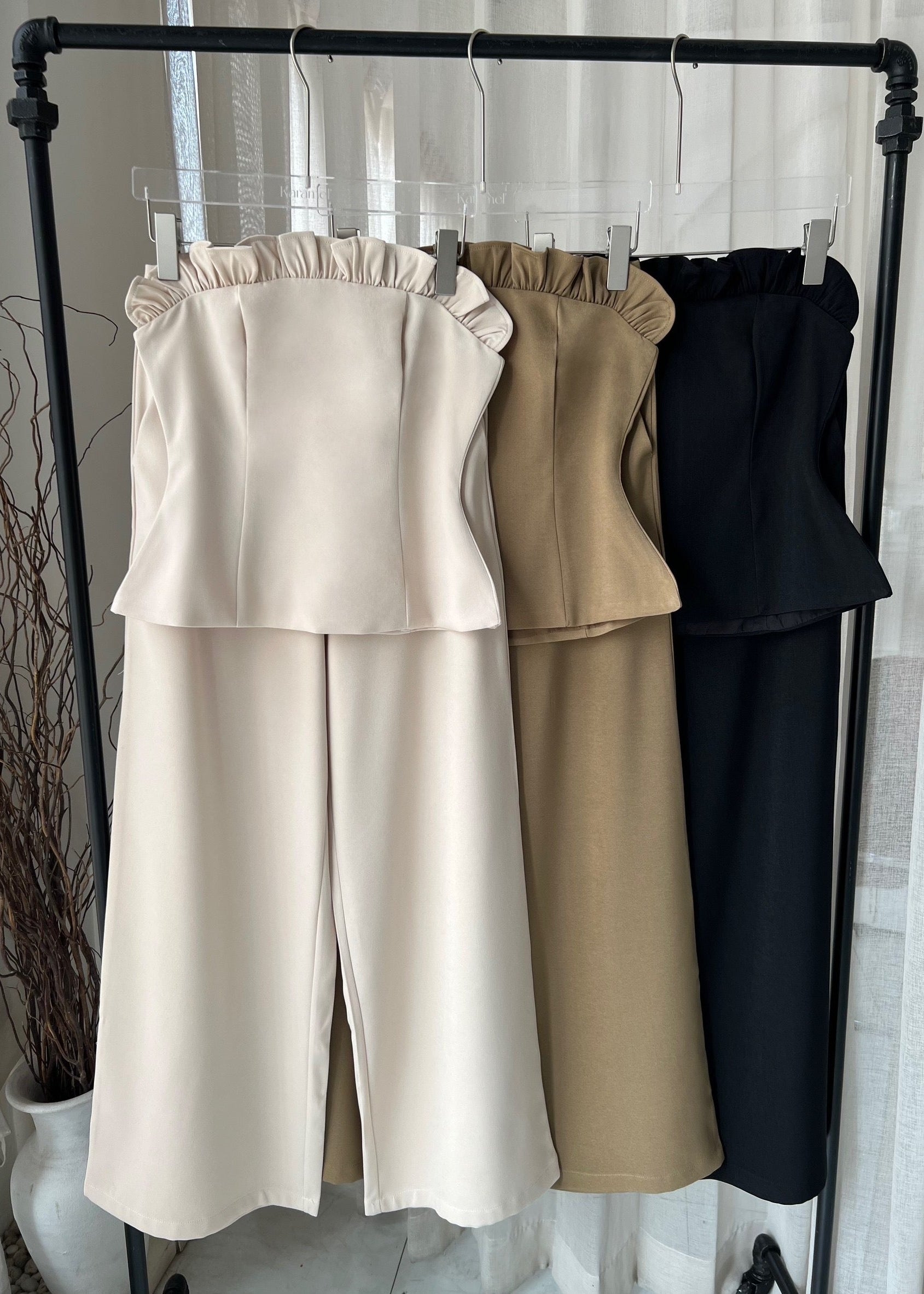 4831 Rolin Set In Black