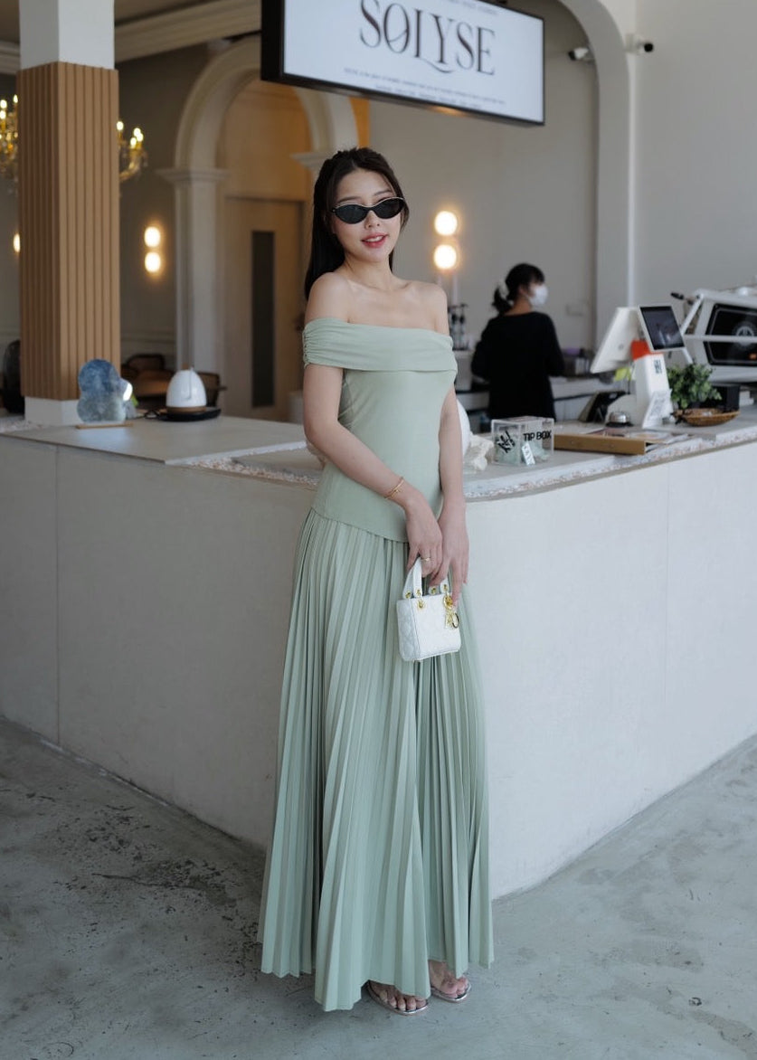 9802 Off-Shoulder Set In Green