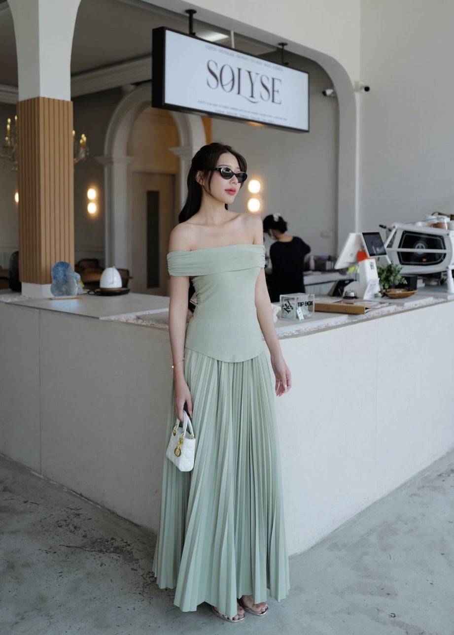 9802 Off-Shoulder Set In Green