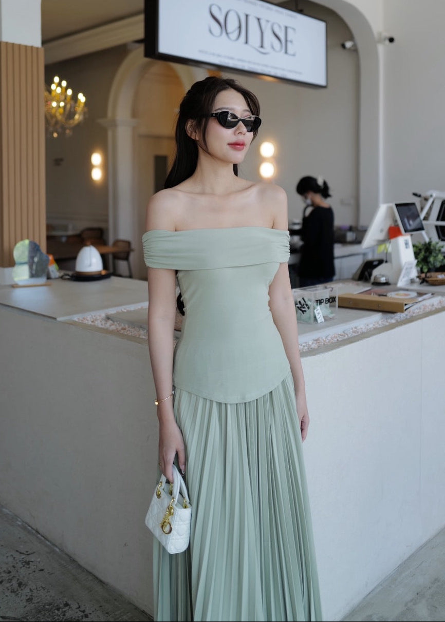 9802 Off-Shoulder Set In Green