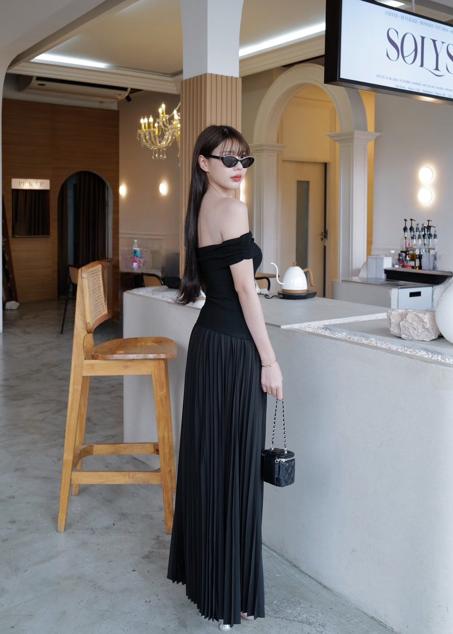9802 Off-Shoulder Set In Black