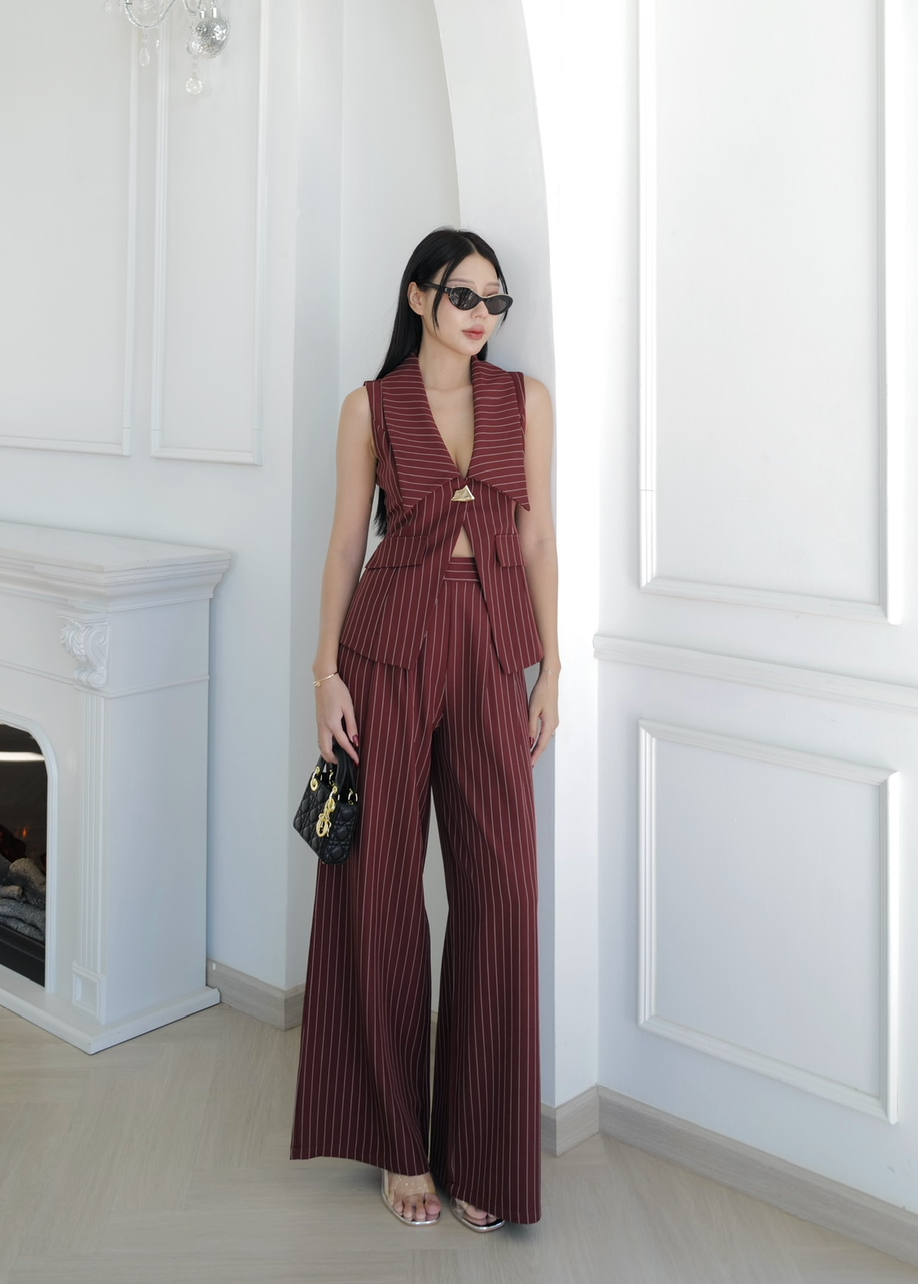 9895 Waistcoat Set In Red (Stripe)