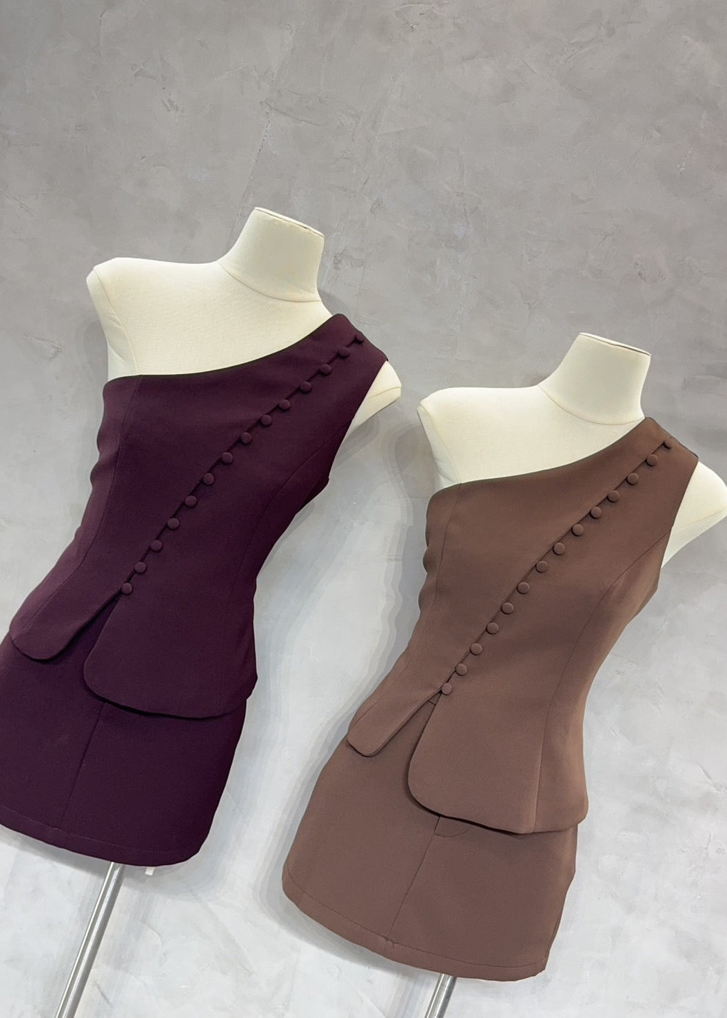ADR One Shoulder Set In Maroon