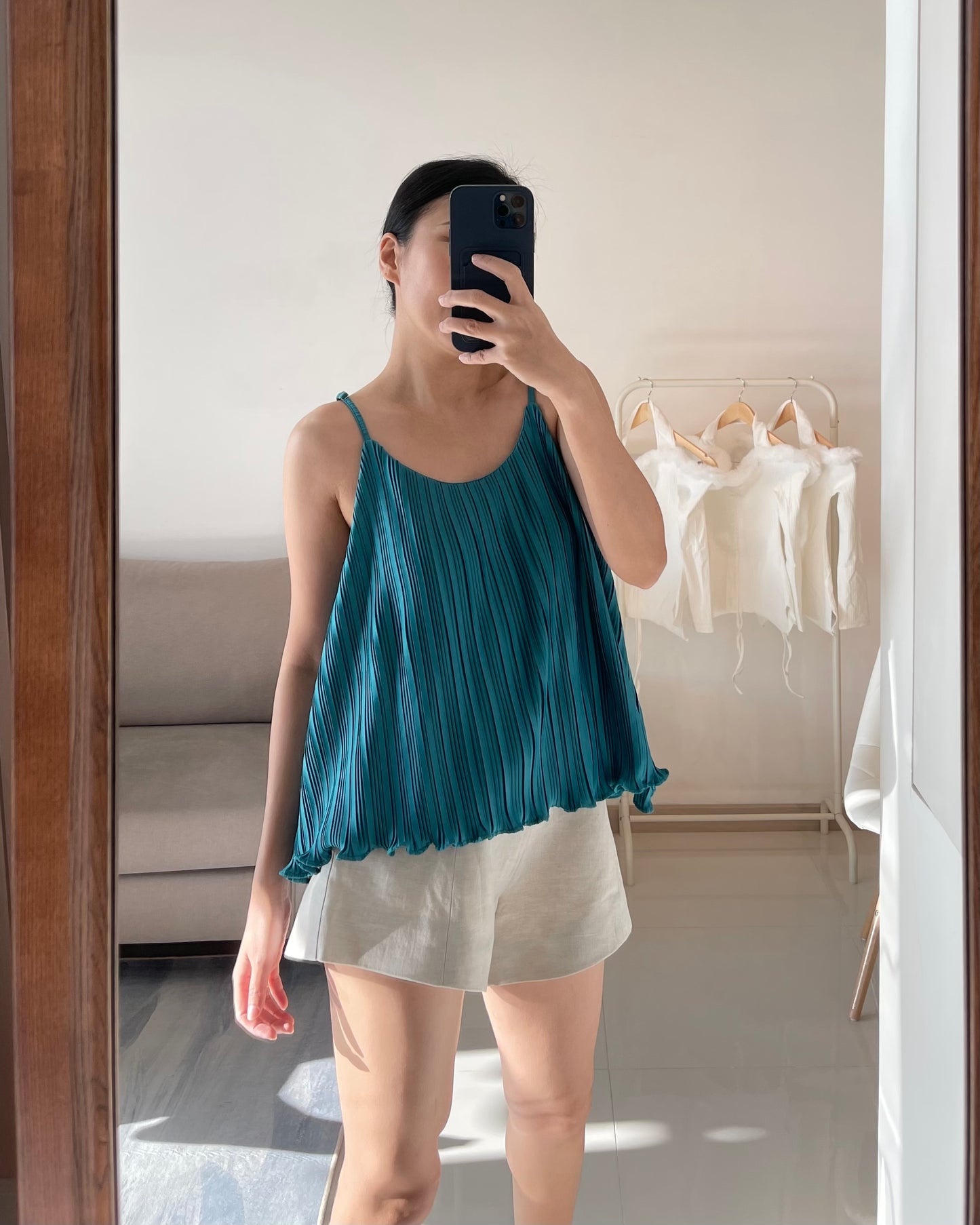 BASIC PLEATED TOP IN BLUE OCEAN