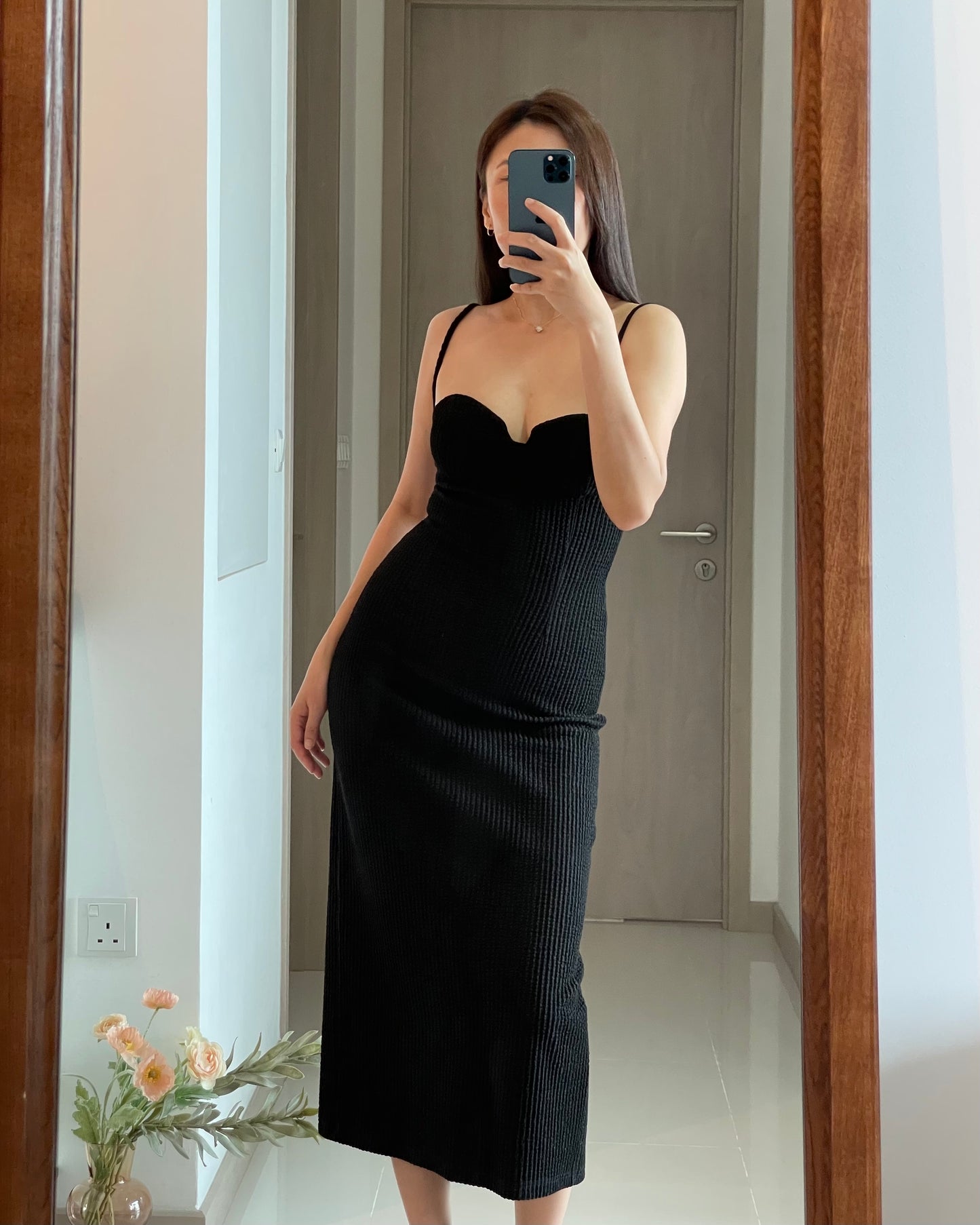 JORY PADDED DRESS IN BLACK