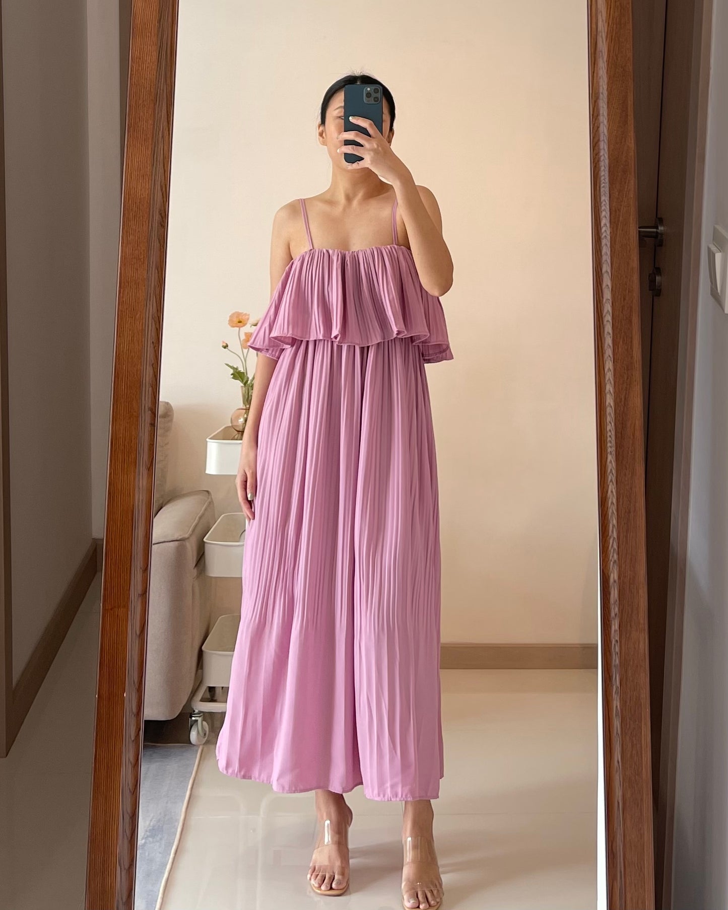 OVERLAY PLEATED DRESS IN PINK