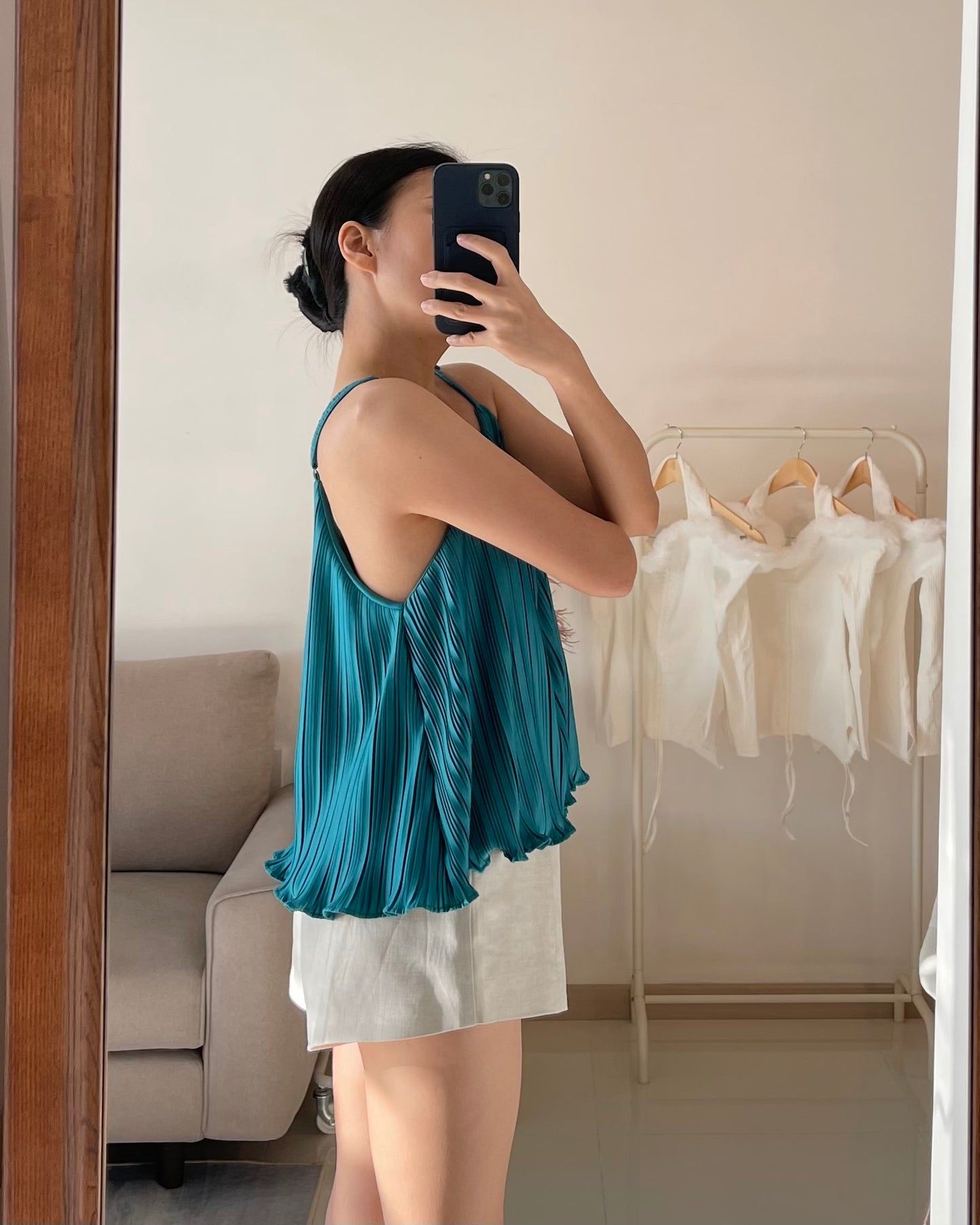 BASIC PLEATED TOP IN BLUE OCEAN