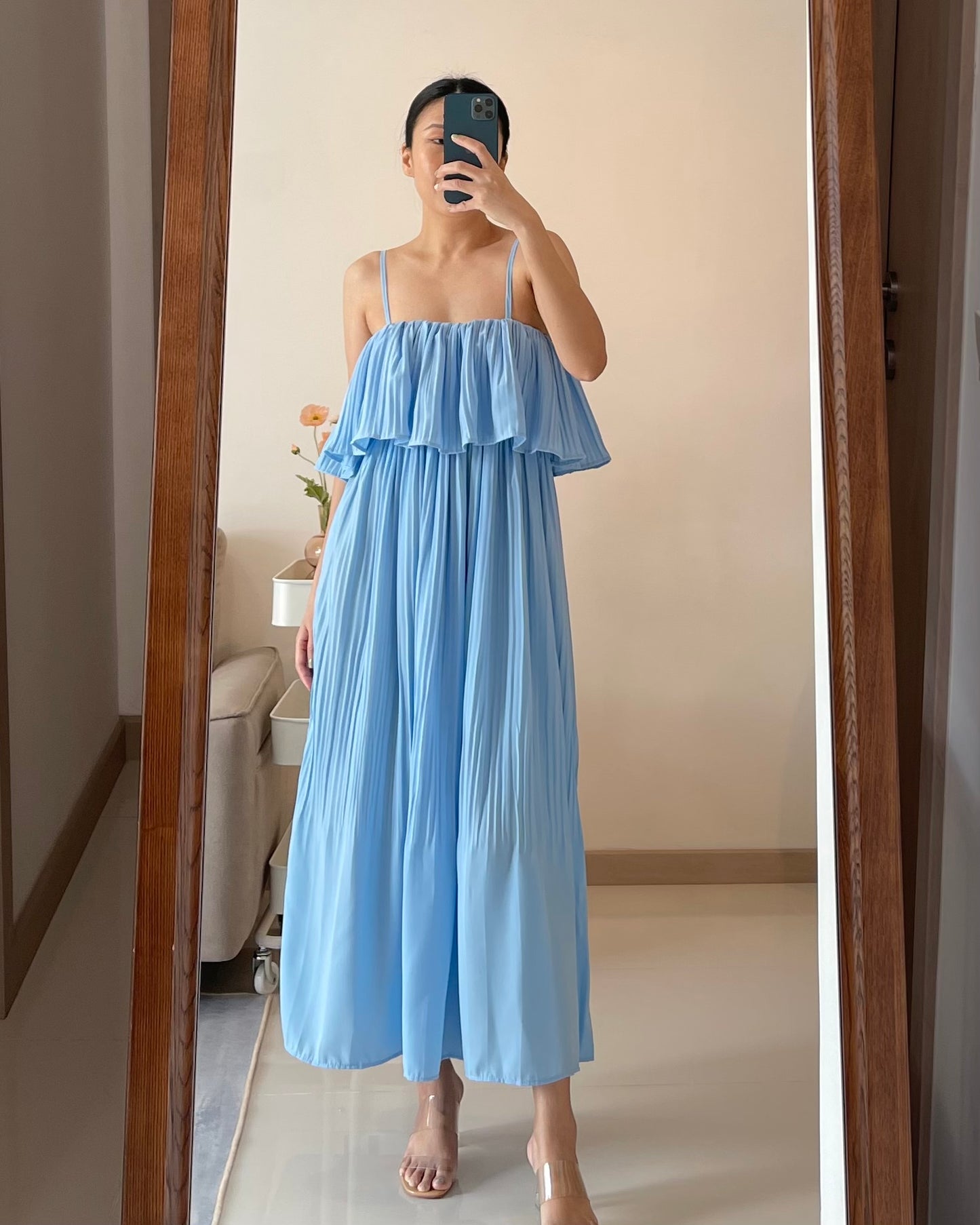 OVERLAY PLEATED DRESS IN BLUE